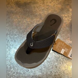 OluKai Men's Flips Flops, Ulele Blue Depth and Charcoal